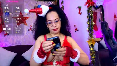 Snapshot of cintia_holms chatting on 12.14.25 Cintia online show from 12.14.25