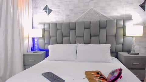 Snapshot of cintiacolins chatting on 12.22.24 CintiaCollins online show from 12.22.24