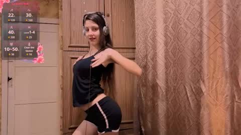 Lisa Salivan online show from 11.12.25