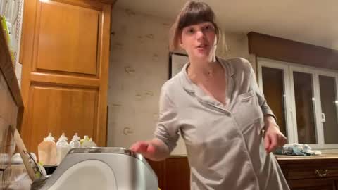 Claire Moulin online show from 04.10.26