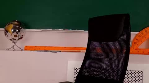 Claire online show from 11.17.25