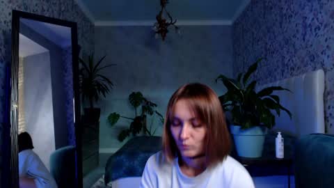 Snapshot of clara_bendover chatting on 12.03.24 Clara online show from 12.03.24