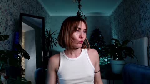 Snapshot of clara_bendover chatting on 12.08.24 Clara online show from 12.08.24