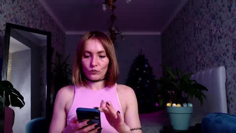 Snapshot of clara_bendover chatting on 12.17.24 Clara online show from 12.17.24