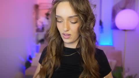 Clara smile online show from 12.19.25