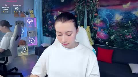 clarabenson online show from 09.15.25