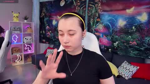 clarabenson online show from 10.17.25