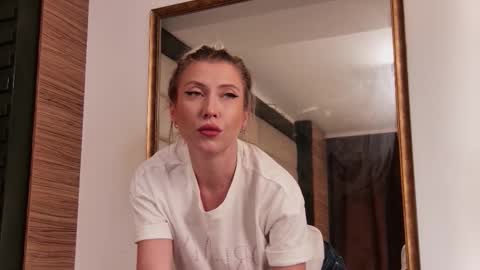 Clara online show from 09.11.25
