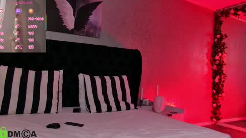 Snapshot of clarashinex chatting on 11.28.25 Clara online show from 11.28.25