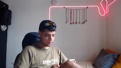 Snapshot of clarentz_baileys chatting on 09.16.25 Clarentz bby online show from 09.16.25