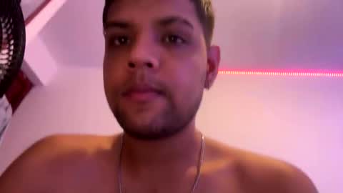 Snapshot of clarentz_baileys chatting on 09.19.25 Clarentz bby online show from 09.19.25