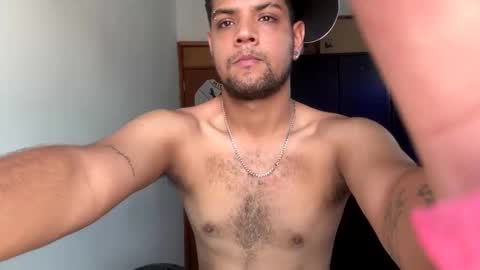 Snapshot of clarentz_baileys chatting on 09.25.25 Clarentz bby online show from 09.25.25