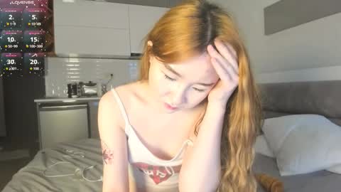 Snapshot of clarity_yumi chatting on 09.19.25 Yumi online show from 09.19.25