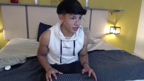 Snapshot of clark_ken1 chatting on 02.18.26 clar online show from 02.18.26