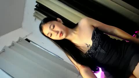 MIKAY OR MIKAH online show from 02.12.25