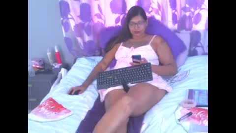 claudine valencia online show from 01.24.25