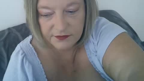 Snapshot of claudineddd chatting on 12.31.24 ClaudineDDD online show from 12.31.24