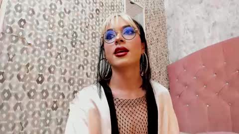 Snapshot of cleo_nilee chatting on 10.31.25 cleo online show from 10.31.25