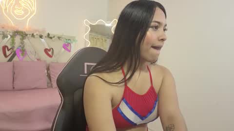 Snapshot of cleo_tay chatting on 09.29.25 CLEO online show from 09.29.25
