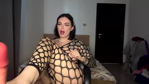 Snapshot of cleopatrasky chatting on 11.19.25 cleopatrasky online show from 11.19.25