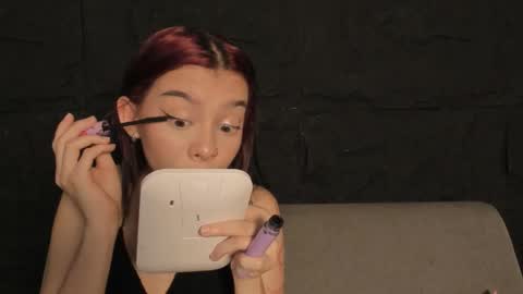 cleowhite_ online show from 11.25.25