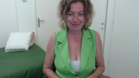 Syl  online show from 06.25.26
