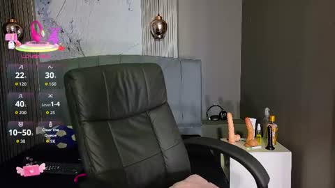 Snapshot of cloe16_ chatting on 06.19.26 Cloe online show from 06.19.26