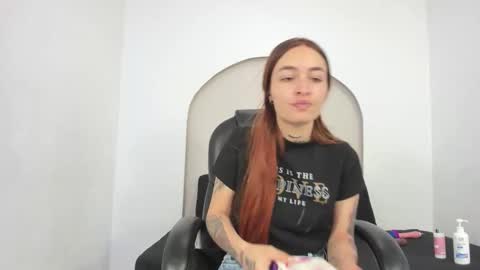Snapshot of cloe_amazingg chatting on 12.21.25 Cloe online show from 12.21.25