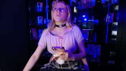 Snapshot of cloe_five chatting on 01.09.26 CLOE online show from 01.09.26