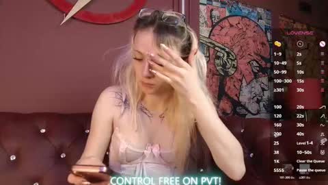 Snapshot of cloe_five chatting on 01.15.26 CLOE online show from 01.15.26