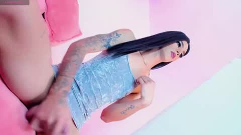 CLOE REMINTON online show from 02.14.25