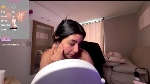 cloe small online show from 10.19.25