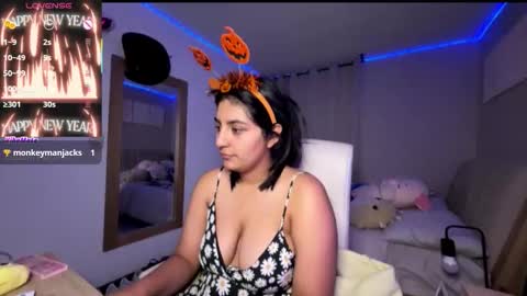 cloe small online show from 10.21.25