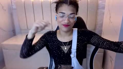 cloee online show from 10.17.25