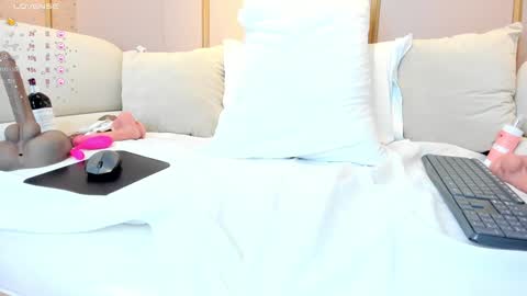 Snapshot of cloehap chatting on 12.04.24 Cloe online show from 12.04.24