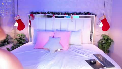 Cloe Harp  online show from 12.26.24