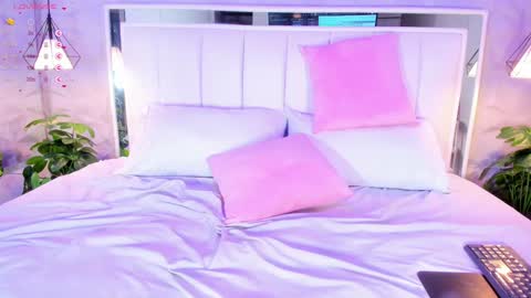 Cloe Harp  online show from 02.05.25