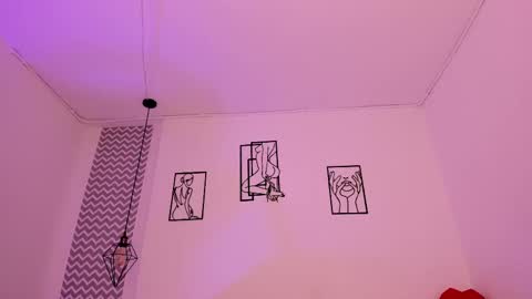 Snapshot of cloehonney chatting on 10.20.25 cloe online show from 10.20.25