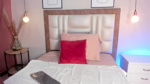 Cloe Rossel online show from 04.15.26