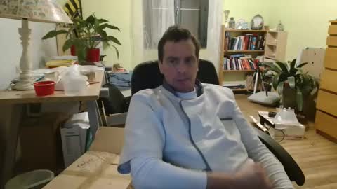 Snapshot of clouplefun chatting on 01.18.25 clouplefun online show from 01.18.25