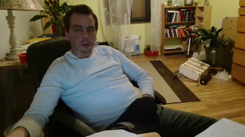 Snapshot of clouplefun chatting on 01.28.25 clouplefun online show from 01.28.25