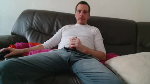 Snapshot of clouplefun chatting on 10.27.25 clouplefun online show from 10.27.25