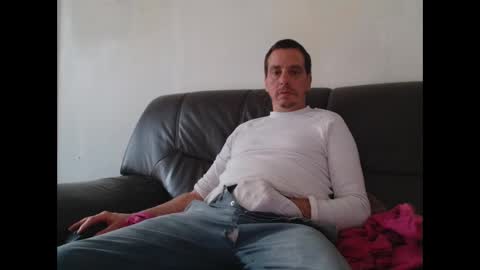 Snapshot of clouplefun chatting on 10.28.25 clouplefun online show from 10.28.25