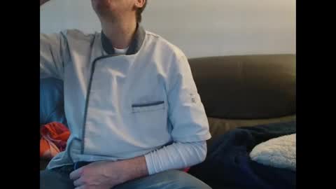 Snapshot of clouplefun chatting on 11.22.25 clouplefun online show from 11.22.25