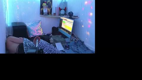 Clover51980 online show from 12.23.24