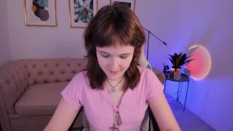 Snapshot of clover_red chatting on 12.03.24 Clover follow me online show from 12.03.24