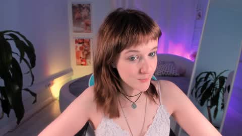 Snapshot of clover_red chatting on 12.04.24 Clover follow me online show from 12.04.24