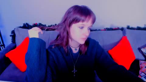 Snapshot of clover_red chatting on 01.04.25 Clover follow me online show from 01.04.25