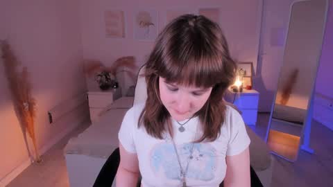 Snapshot of clover_red chatting on 01.26.25 Clover follow me online show from 01.26.25