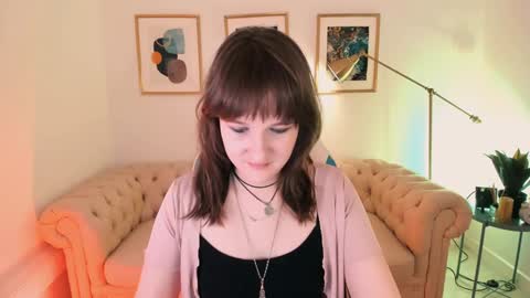 Snapshot of clover_red chatting on 01.28.25 Clover follow me online show from 01.28.25